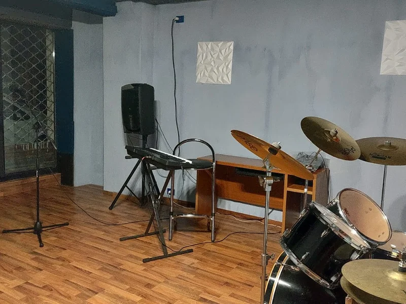 Scuola di Musica Eur Montagnola AccadeMusica am musica e canto srl
