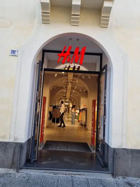 H&M