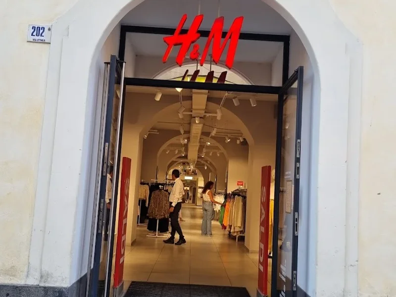 H&M