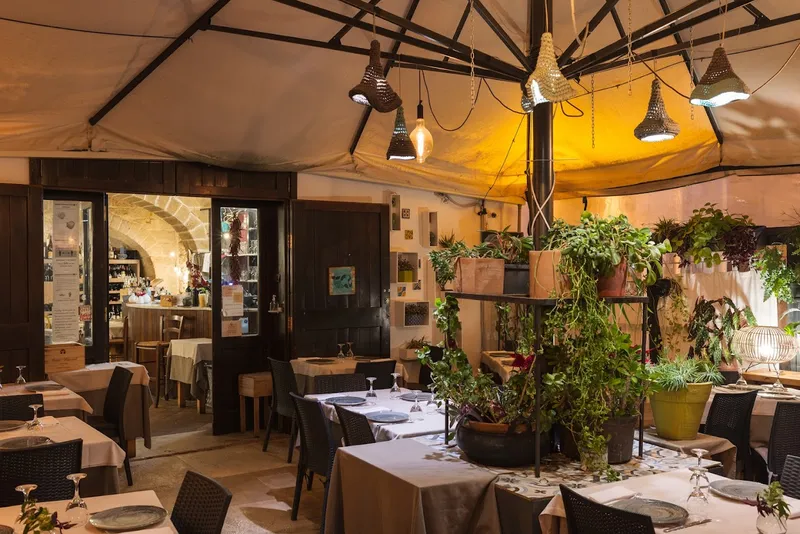 La Cecchina - Ristorante di cucina italiana, gourmet, pugliese, miglior pesce e carne locale. Ristoranti a Bari Vecchia