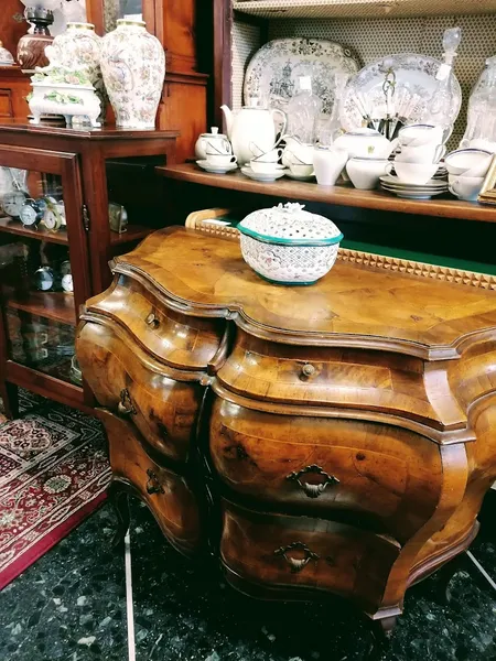 Bazar Dell'Usato E Dell'Antiquariato Di Carla Balia