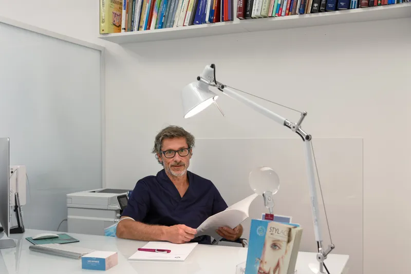 Dott. Matteo Gnone Specialista in dermatologia e venereologia