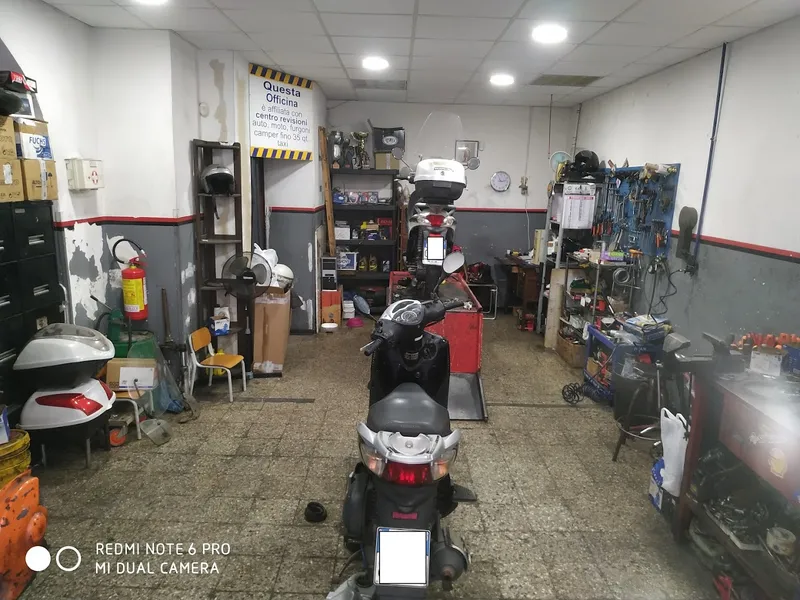 Officina Moto scooter Bella Giovanni