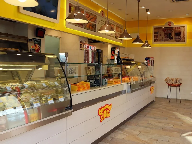 Girarrosti Santa Rita: Piazza Santa Rita da Cascia