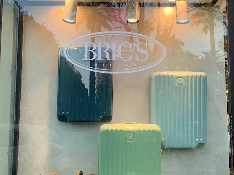 Lucente Valigeria Pelletteria Boutique Luggage Shop Samsonite authorized dealer