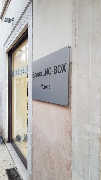 Shoes... No-Box