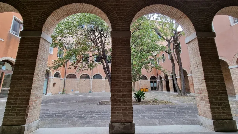 Biblioteca comunale di Castello