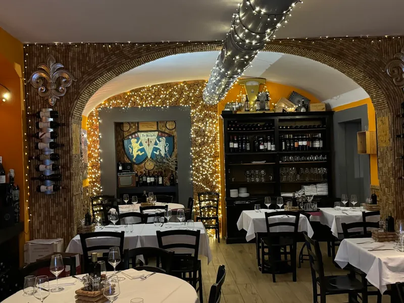 La Buchetta Food & Wine Restaurant