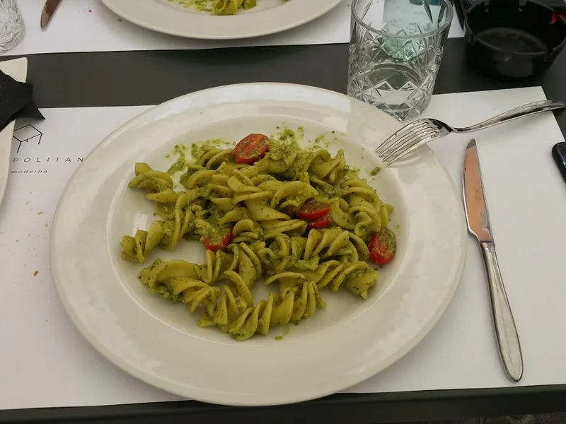 Hostaria Cosmopolitan