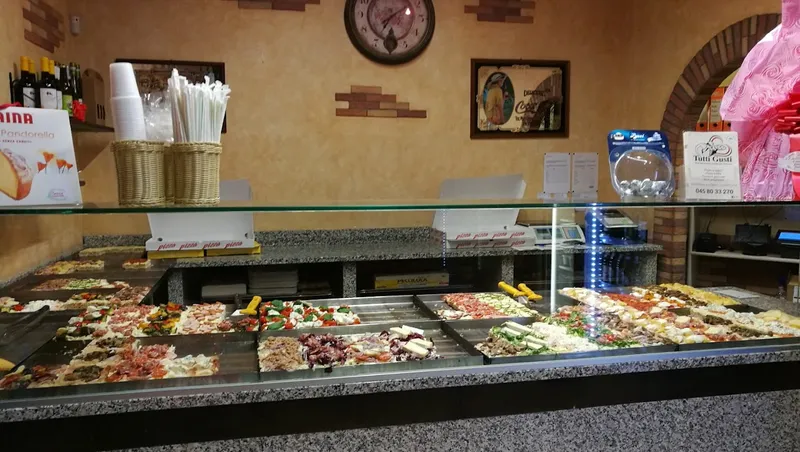 Pizzeria Tutti Gusti