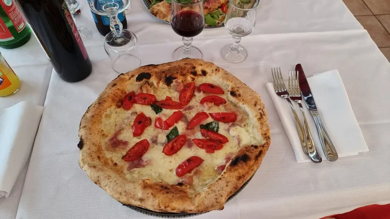 Ristorante e Pizzeria Mezza Luna “Tore a Mare”