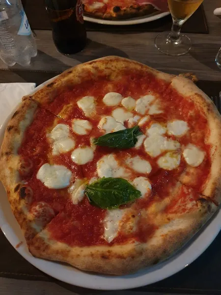 Pizzeria Bella' mbriana