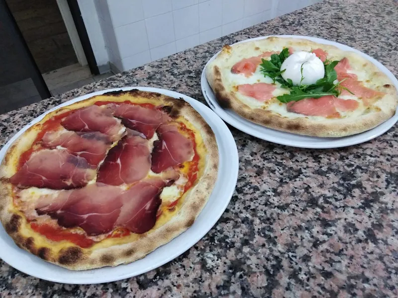 La Torre | Pizzeria con Forno a Legna