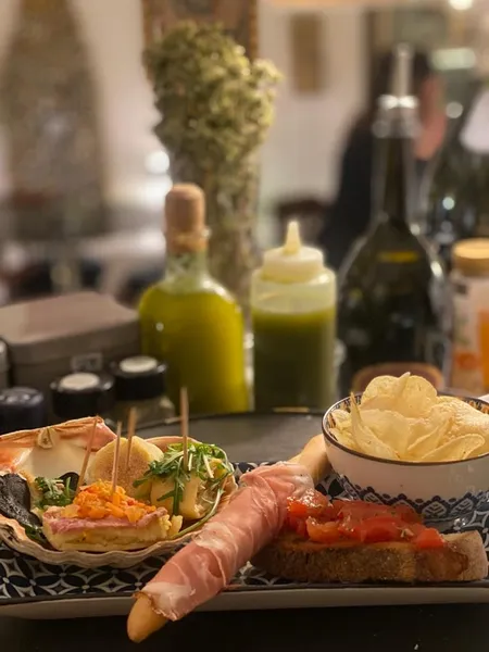 Il Cortile Retrò Creperia Vineria Champagneria
