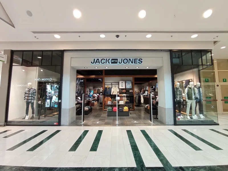 JACK & JONES