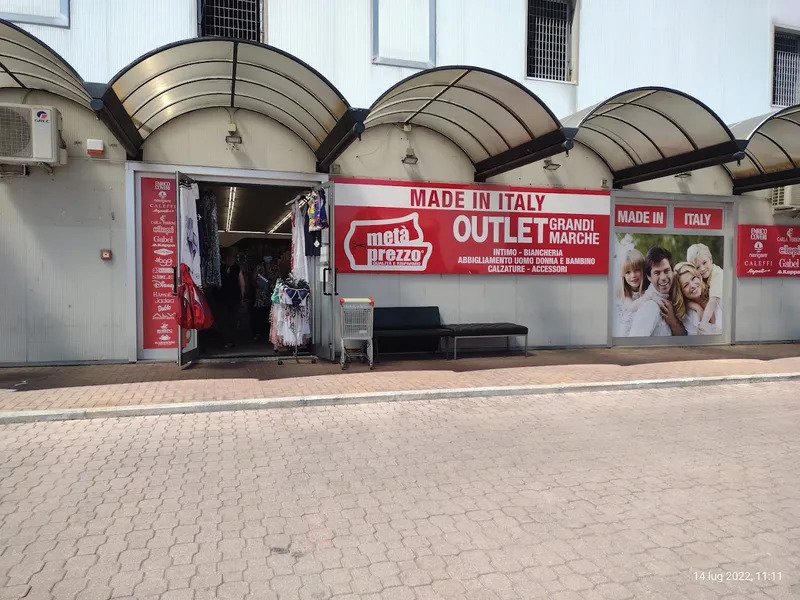 Outlet Abbigliamento - LGA SRL