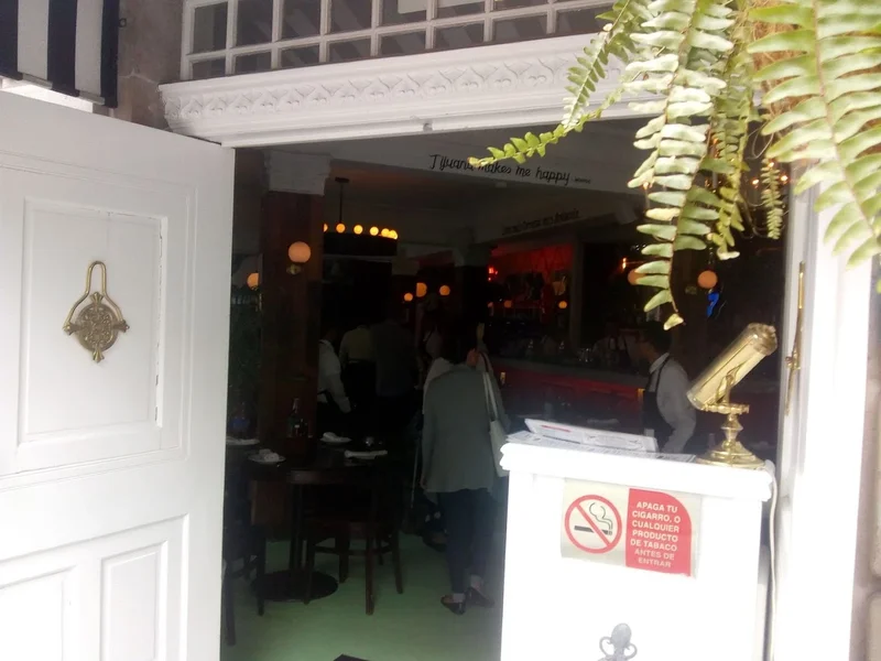 La Corriente Cevicheria Nais