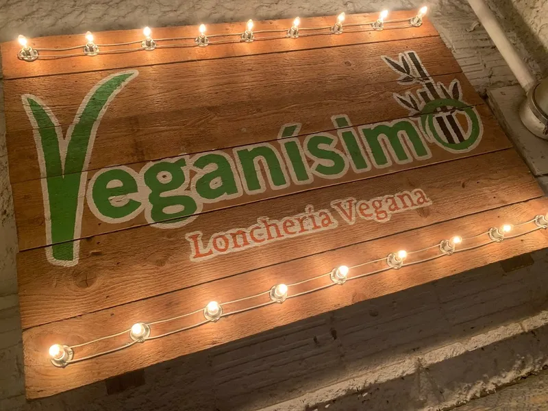 Veganísimo Loncheria Vegana