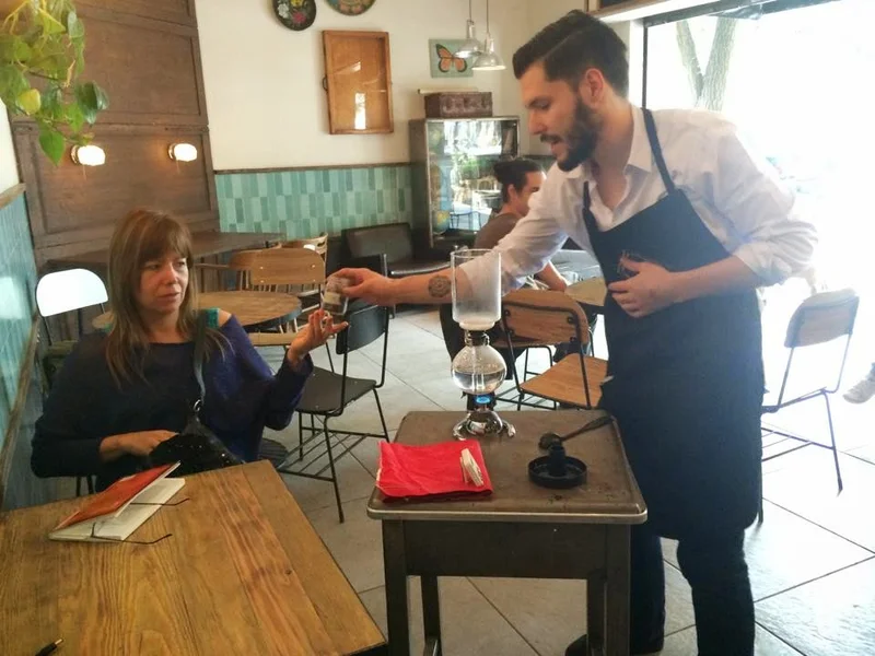 Cardinal Casa de Café