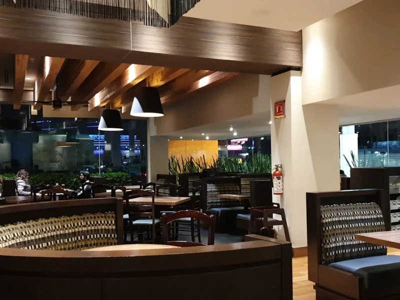 Toks Plaza San Jerónimo