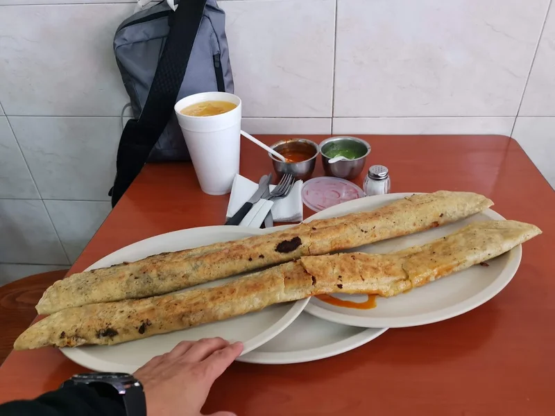 Quesadillas Gigantes machetes