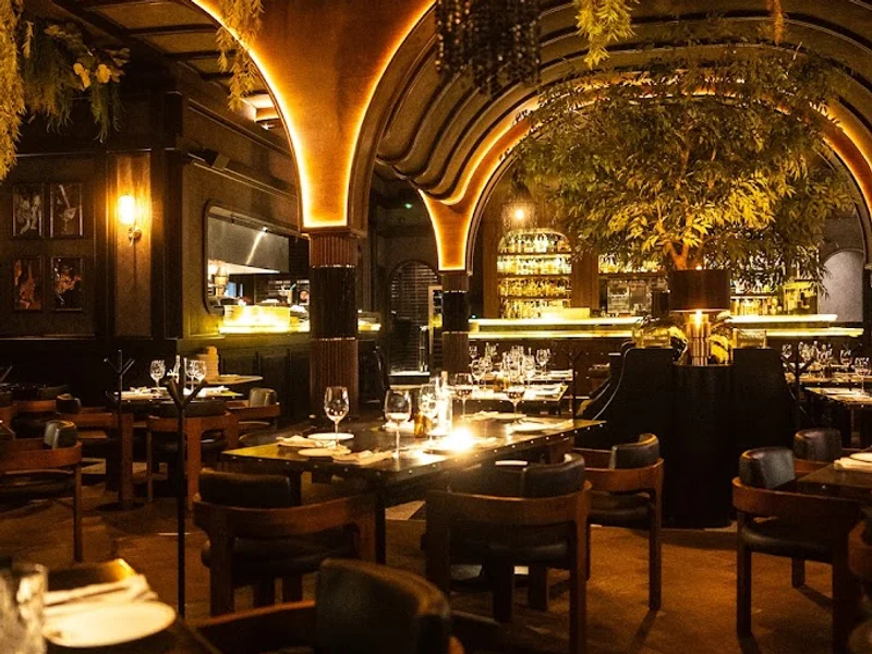 Colmillo - Artz Pedregal - Steakhouse "Regio", "HQ-Street-Flavored" Tacos, Seafood & Cocktail-bar