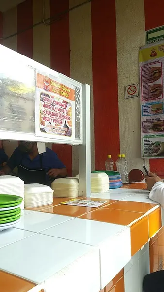 Tortas y tacos el rebozo