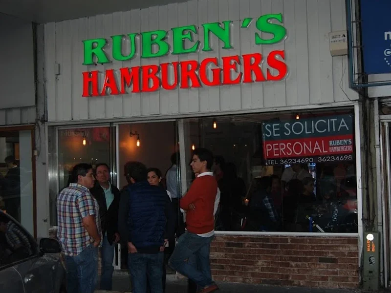 Ruben’s Hamburgers San Jerónimo