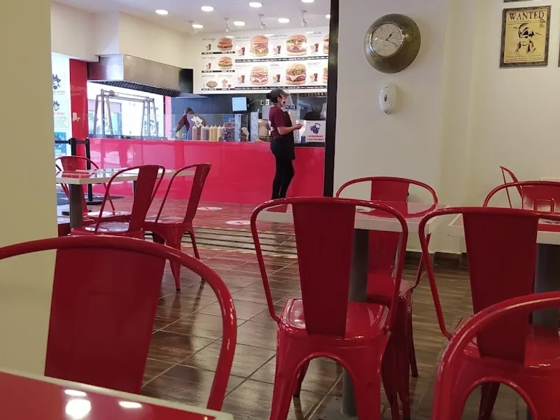 Pirates Burger Isabel 80