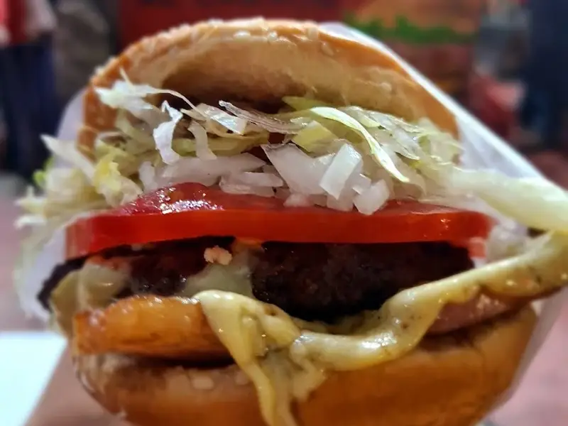 Hamburguesas al carbón “La Parrilla”