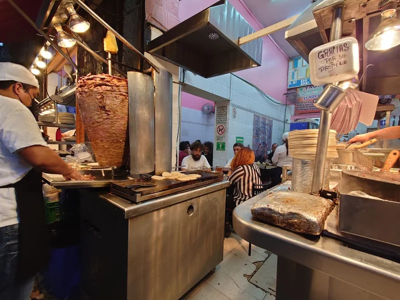 Los Chilangos Tacos Tortas