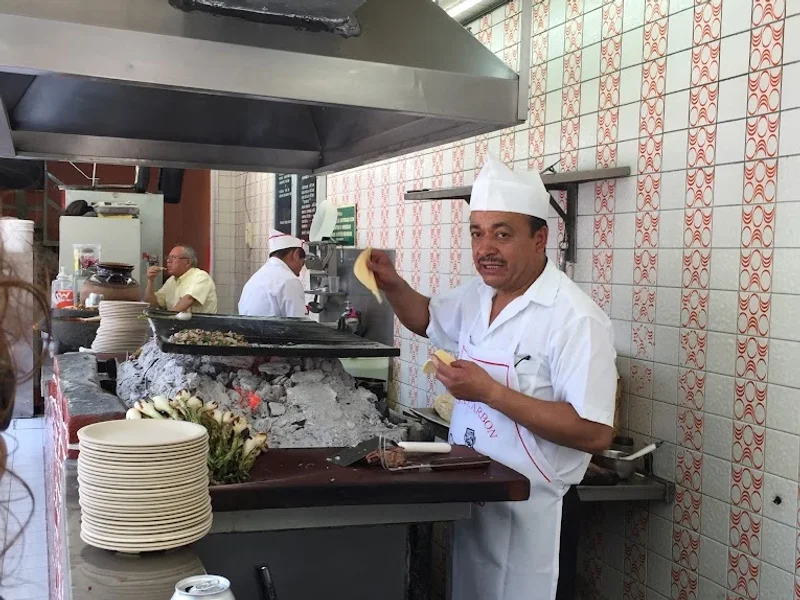 Los Picudos. Tacos al Carbón