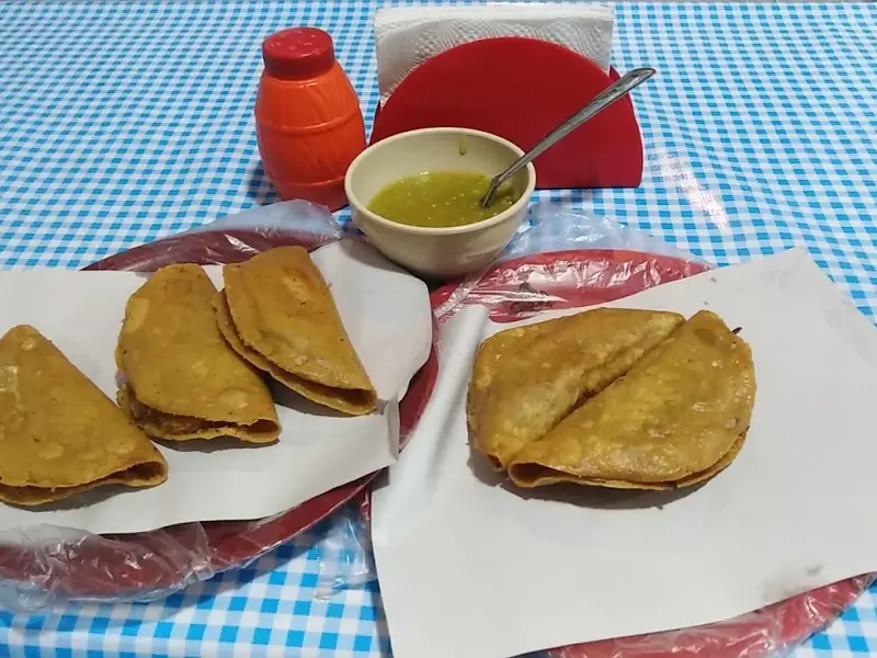 Sopes de la Obrera