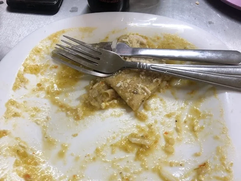 Caldos y enchiladas