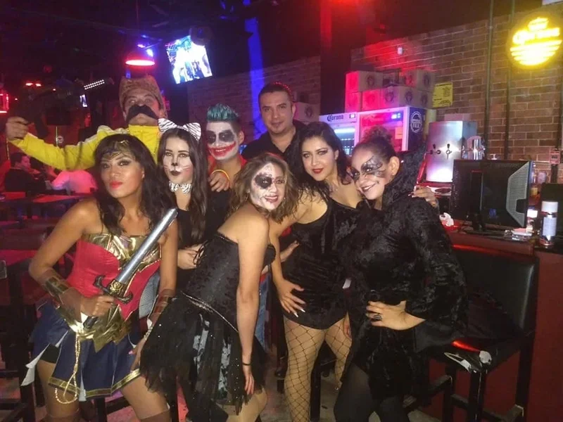 RUSH pool beer & snack