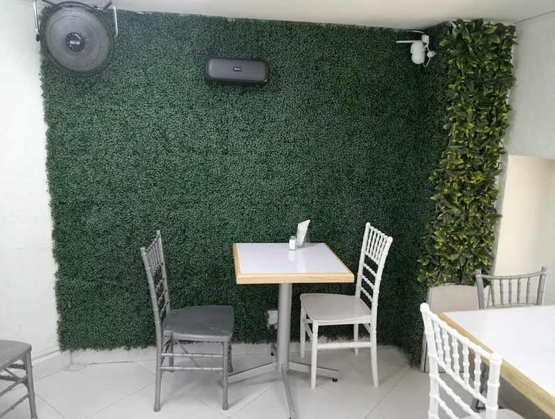 La Mesa del Jardín San Rafael (Chilaquiles Rellenos, Desayunos y Comidas)