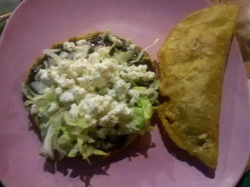 Sopes y Quesadillas Viaducto