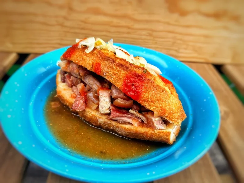 Le Lulo's Tortas Ahogadas