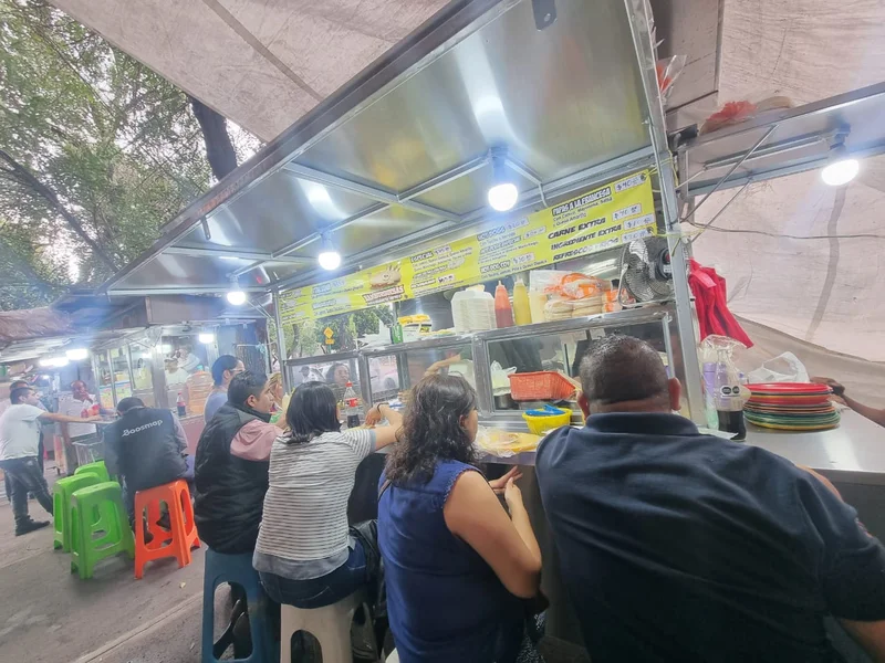 Hamburguesas Hermanos Reyes