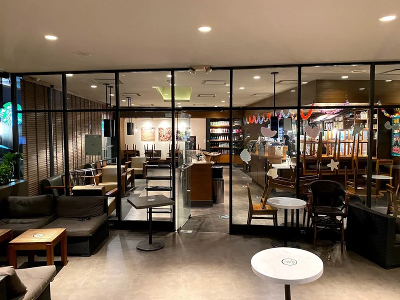 Starbucks Roma Sur