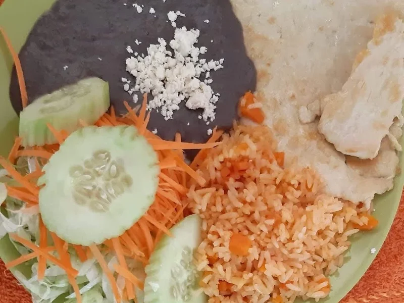 Caldos De Gallina Y Comida Corrida