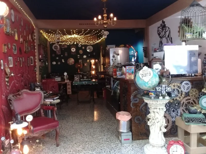 Mechanical Wolf Cafetería