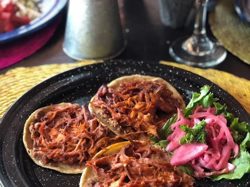 El Mexicano Restaurante y Mezcalería