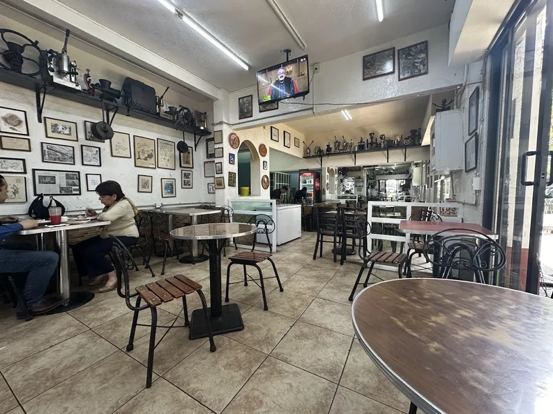 Gabi's Café