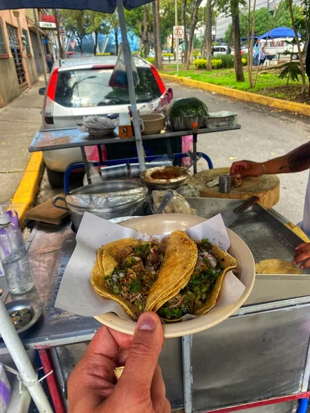 Tacos y Consome los 2 Amigos