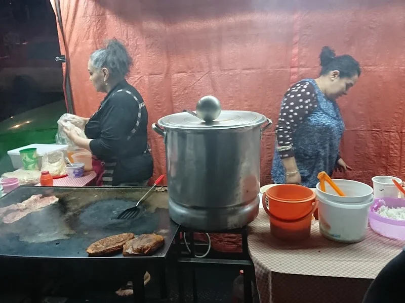 Quesadillas Tania y su mama