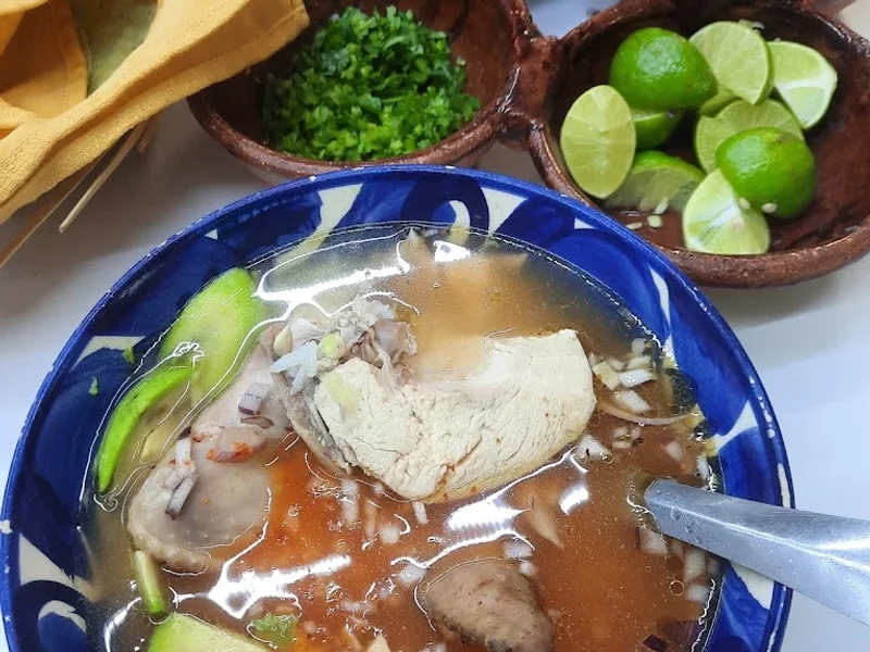 Caldos de gallina Rosita y Kike