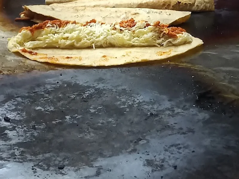 Quesadillas Tania y su mama