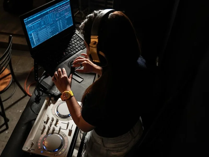 Full Gas Coffee & Shop