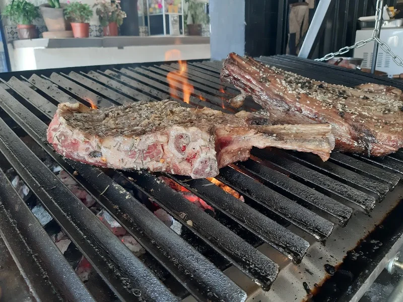 "El Arroyito II" Restaurante, Bar, Parrilla, Cortes, Carnitas y Barbacoa.